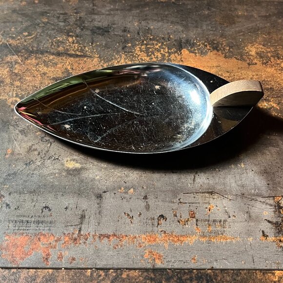 Lot of 4 Vintage Silver Plated and 2 Aluminum Serving Trays/Platters/Bowl - Picture 6 of 15